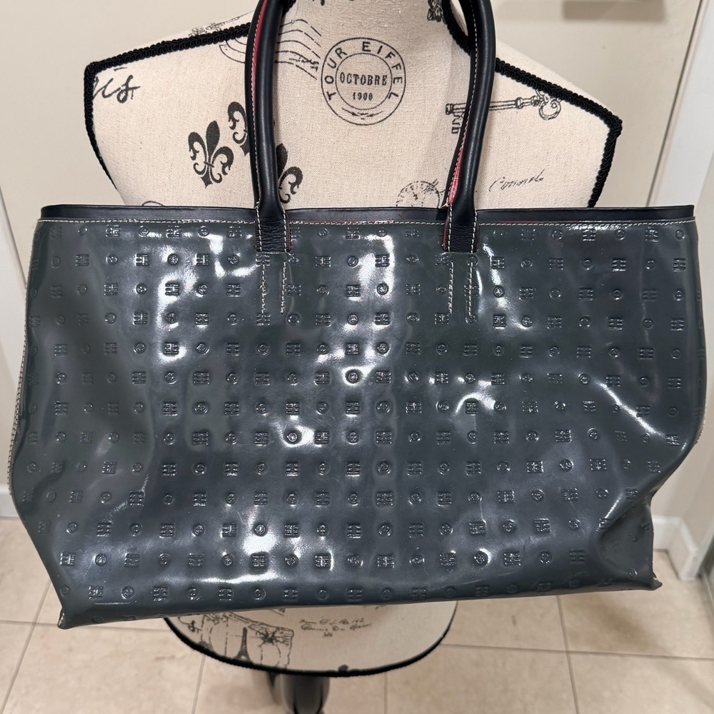 Arcadia Patent Grey Tote Bag - Picture 3 of 9